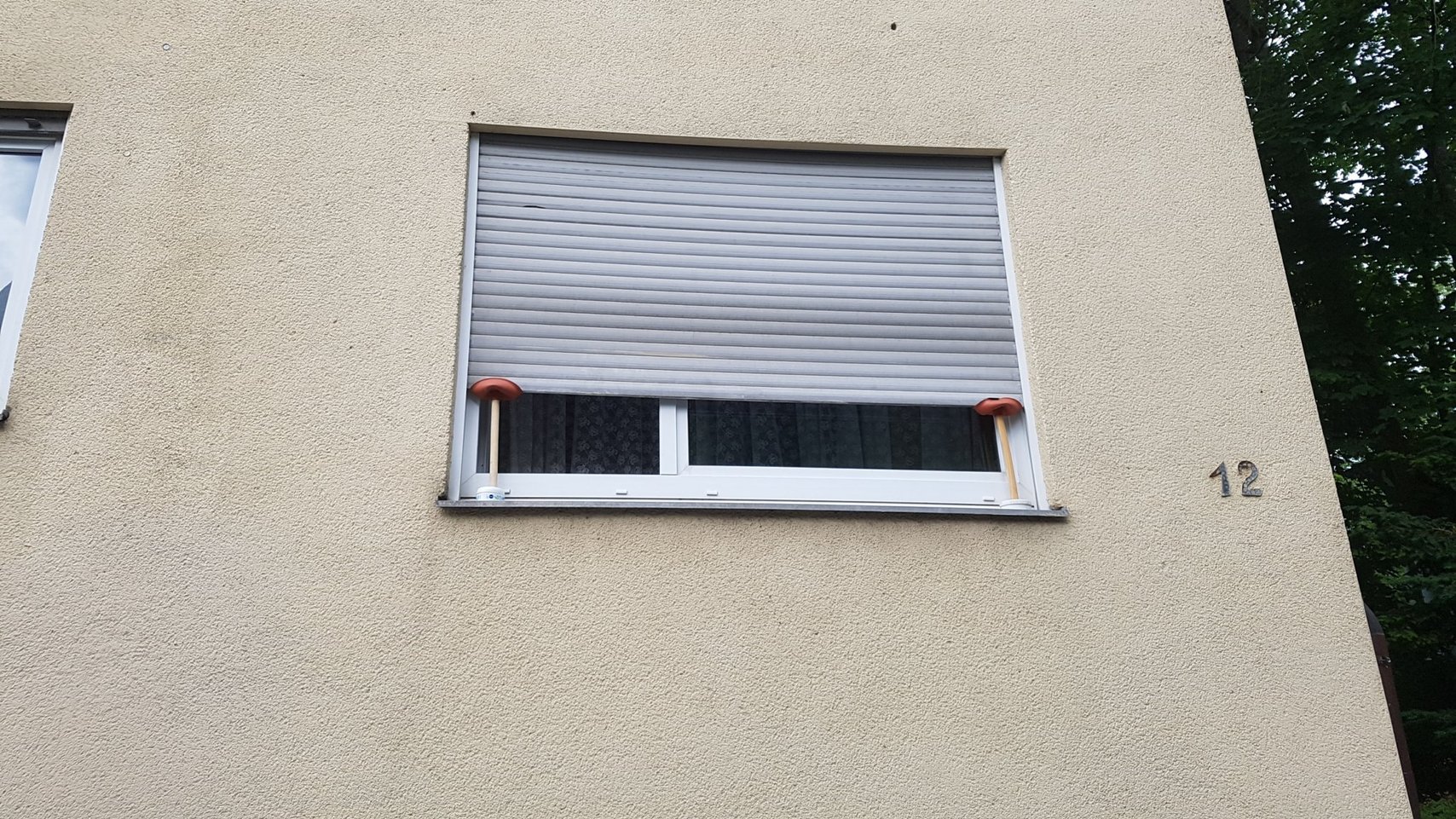 Rohrmotor Reparatur Motorbrems defekt Behang rollt ab Wie andere einen Rolladen reparieren.